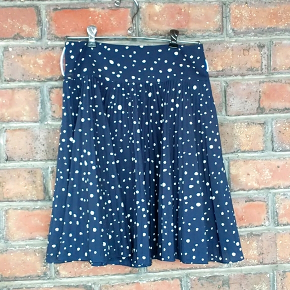 Ann Taylor Pleated Skirt - Picture 1 of 4